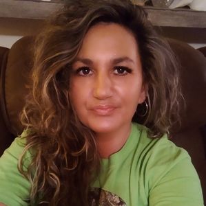 Meet your Posher, Lela